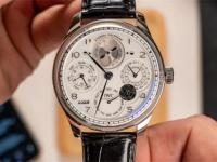 万国腕表走走停停怎么解决