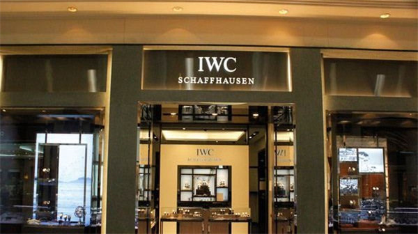 万国手表表壳割手如何处理（图）